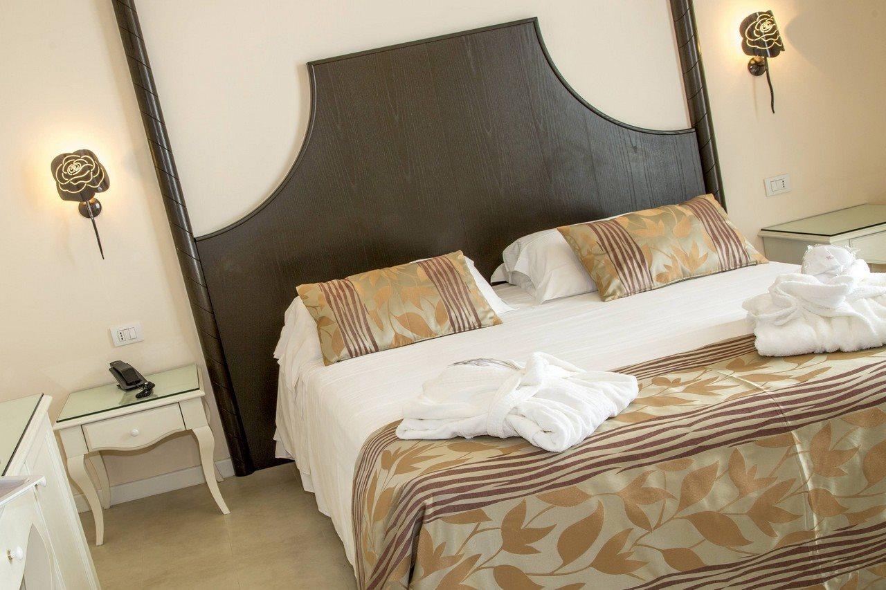 Baia Del Mar Beach Boutique Hotel Лідо-ді-Єзоло Екстер'єр фото
