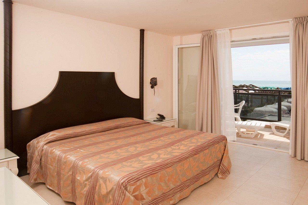 Baia Del Mar Beach Boutique Hotel Лідо-ді-Єзоло Екстер'єр фото