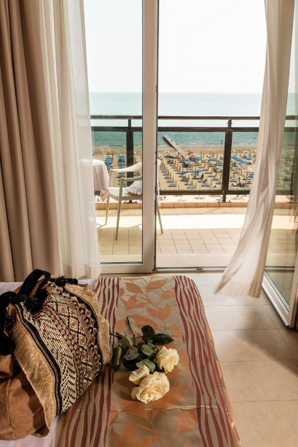 Baia Del Mar Beach Boutique Hotel Лідо-ді-Єзоло Екстер'єр фото