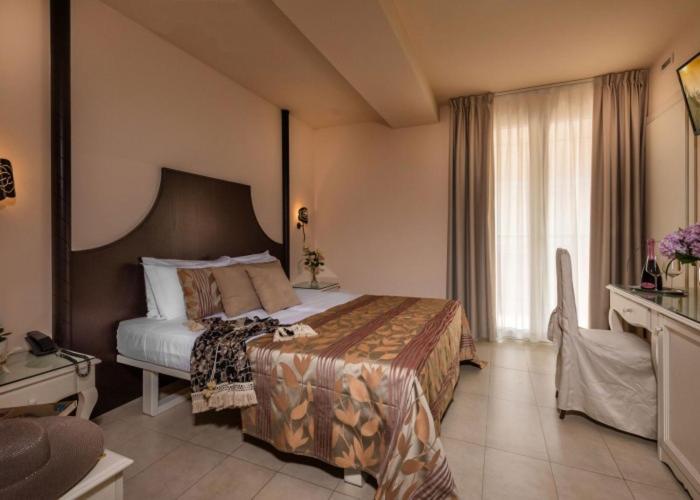 Baia Del Mar Beach Boutique Hotel Лідо-ді-Єзоло Екстер'єр фото