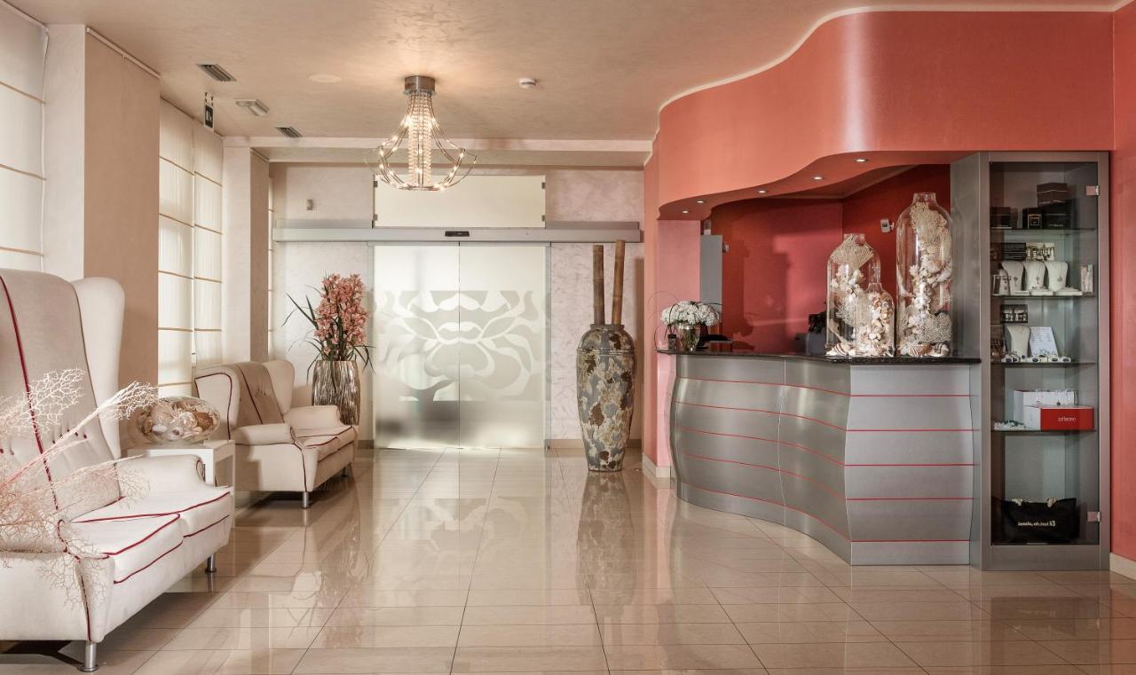 Baia Del Mar Beach Boutique Hotel Лідо-ді-Єзоло Екстер'єр фото