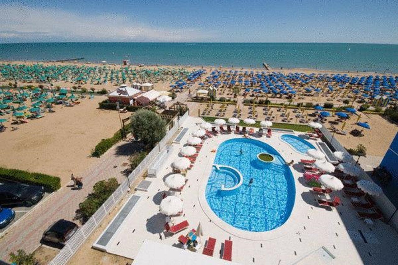 Baia Del Mar Beach Boutique Hotel Лідо-ді-Єзоло Екстер'єр фото